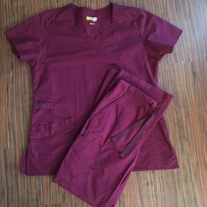 Wonderwink flex scrub set